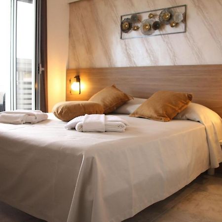 B&B Glass Paradise กาตันซาโร ภายนอก รูปภาพ