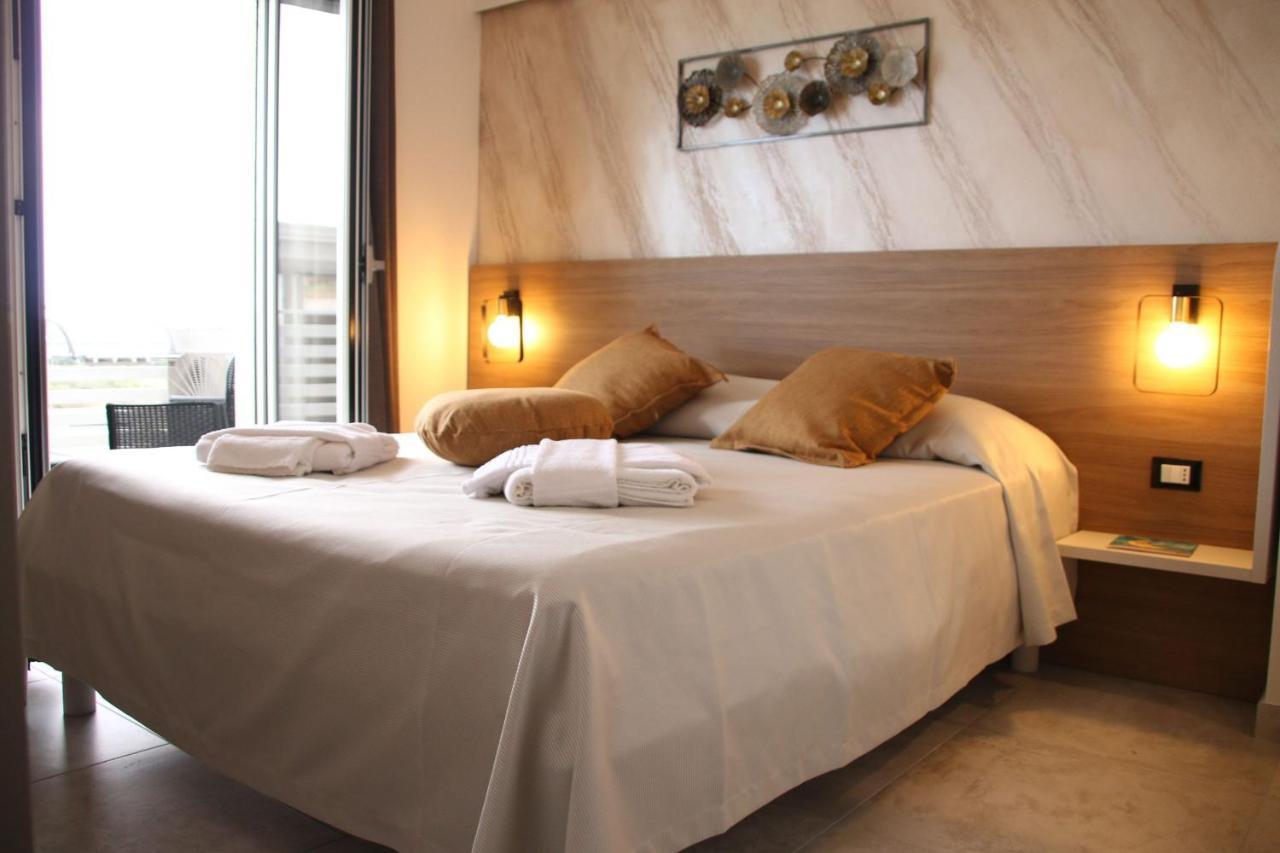 B&B Glass Paradise กาตันซาโร ภายนอก รูปภาพ