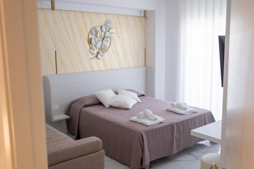 B&B Glass Paradise กาตันซาโร ภายนอก รูปภาพ
