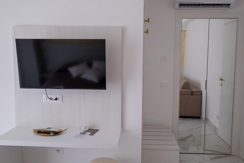 B&B Glass Paradise กาตันซาโร ภายนอก รูปภาพ